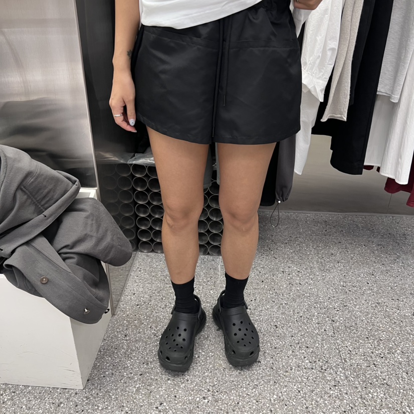 VELVET UNDERGROUND東大門㊣代購女裝新品熱賣25秋冬職業短褲VELVET UNDERGROUND短褲