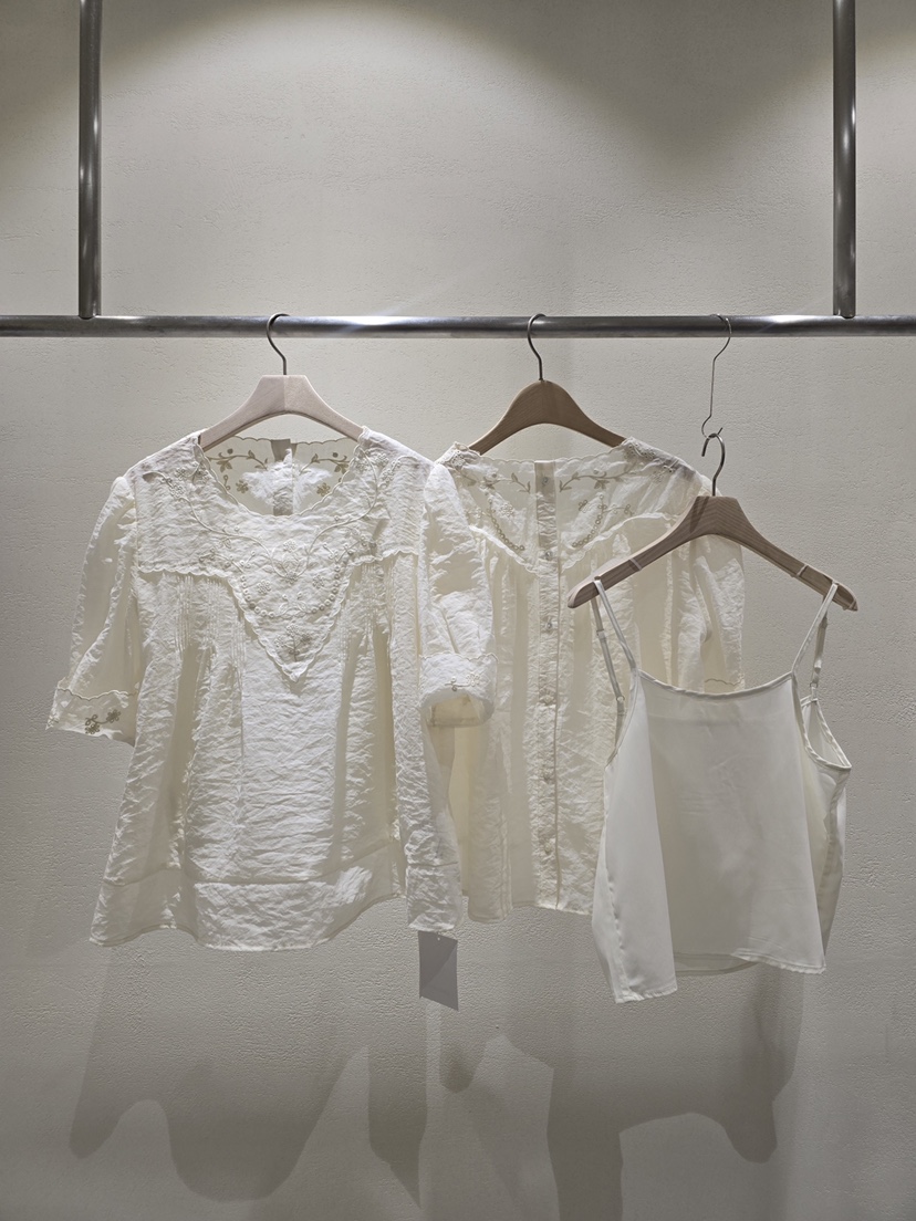 LIKEVAM（不代購）東大門㊣代購女裝新款時尚真品套裝刺繡套裝LIKEVAM套裝