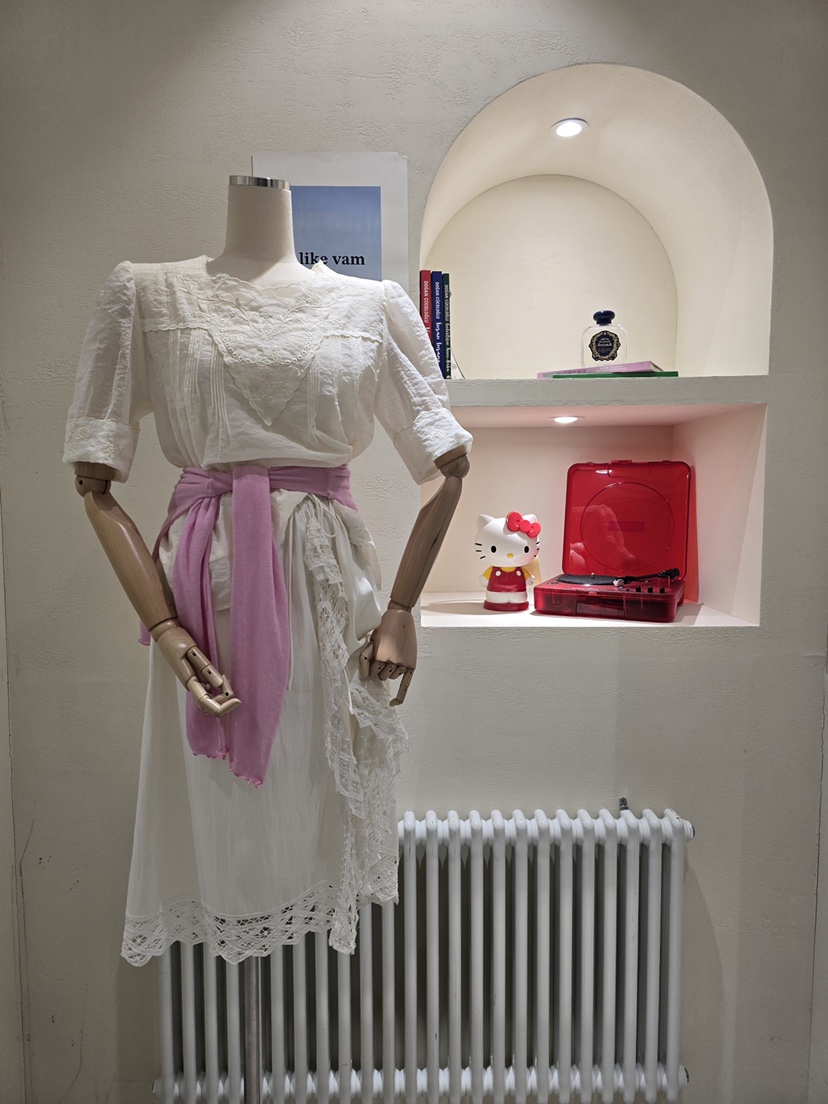 LIKEVAM（不代購）東大門㊣代購女裝新款時尚真品套裝刺繡套裝LIKEVAM套裝