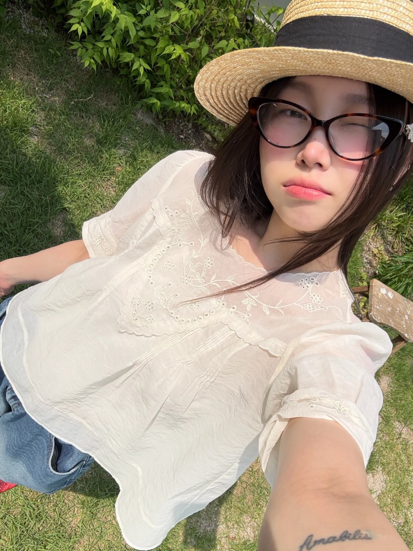 LIKEVAM（不代購）東大門㊣代購女裝新款時尚真品套裝刺繡套裝LIKEVAM套裝