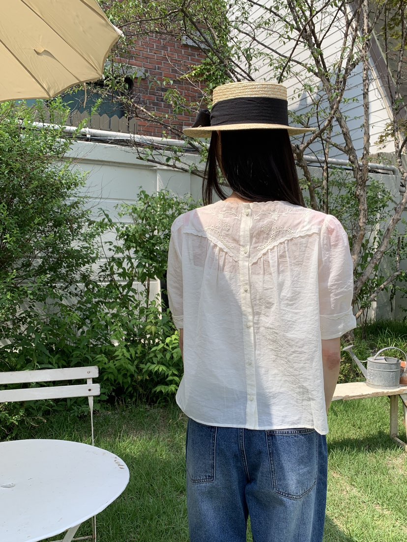 LIKEVAM（不代購）東大門㊣代購女裝新款時尚真品套裝刺繡套裝LIKEVAM套裝