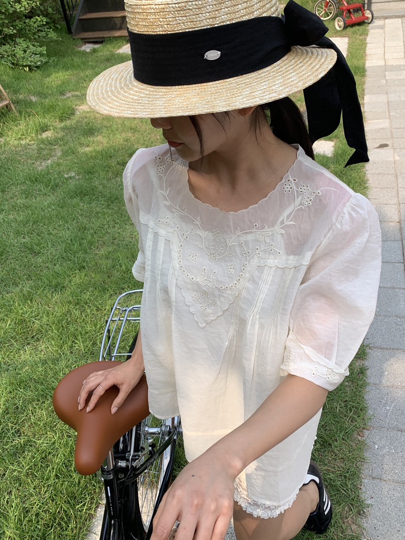 LIKEVAM（不代購）東大門㊣代購女裝新款時尚真品套裝刺繡套裝LIKEVAM套裝