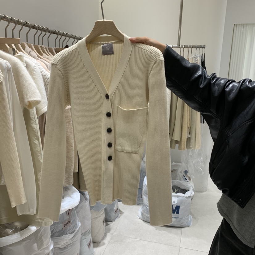 GLOW AND NYMPH韓國直郵㊣女裝新款推薦休閑熱賣針織衫口袋GLOW AND NYMPH針織衫圖色1