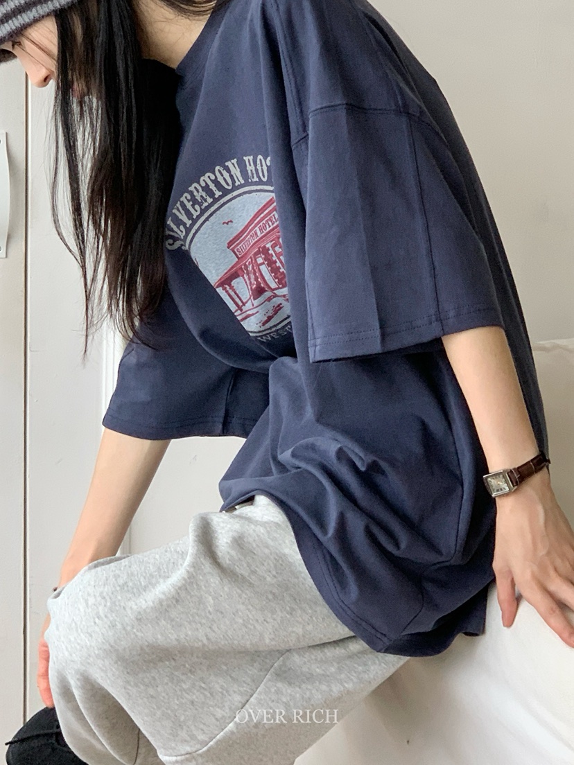 OVER RICH韓國代購㊣女裝新款人氣職業推薦休閑時尚熱賣T恤OVER RICHT恤