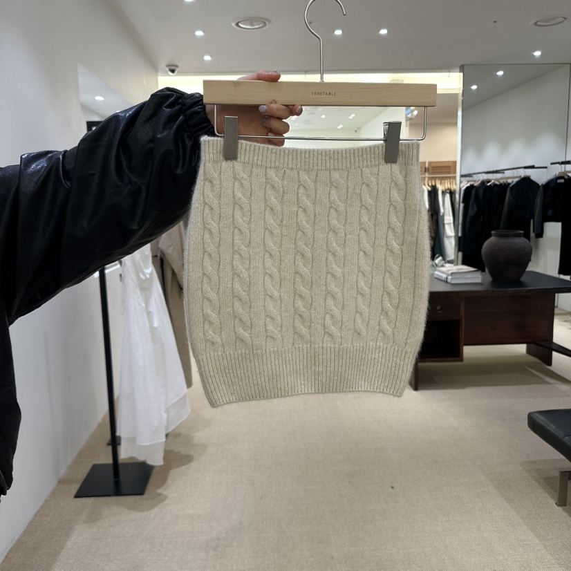 VEGETABLE東大門㊣代購女裝新品熱賣25秋冬職業吊帶背心浣熊VEGETABLE吊帶/背心圖色2