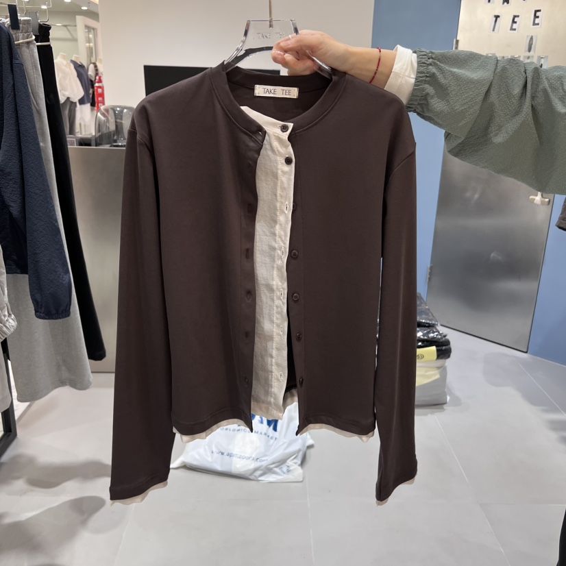 TAKE TEE韓國代購㊣女士新品時尚人氣推薦長袖T恤假兩件開衫TAKE TEE長袖T恤圖色2