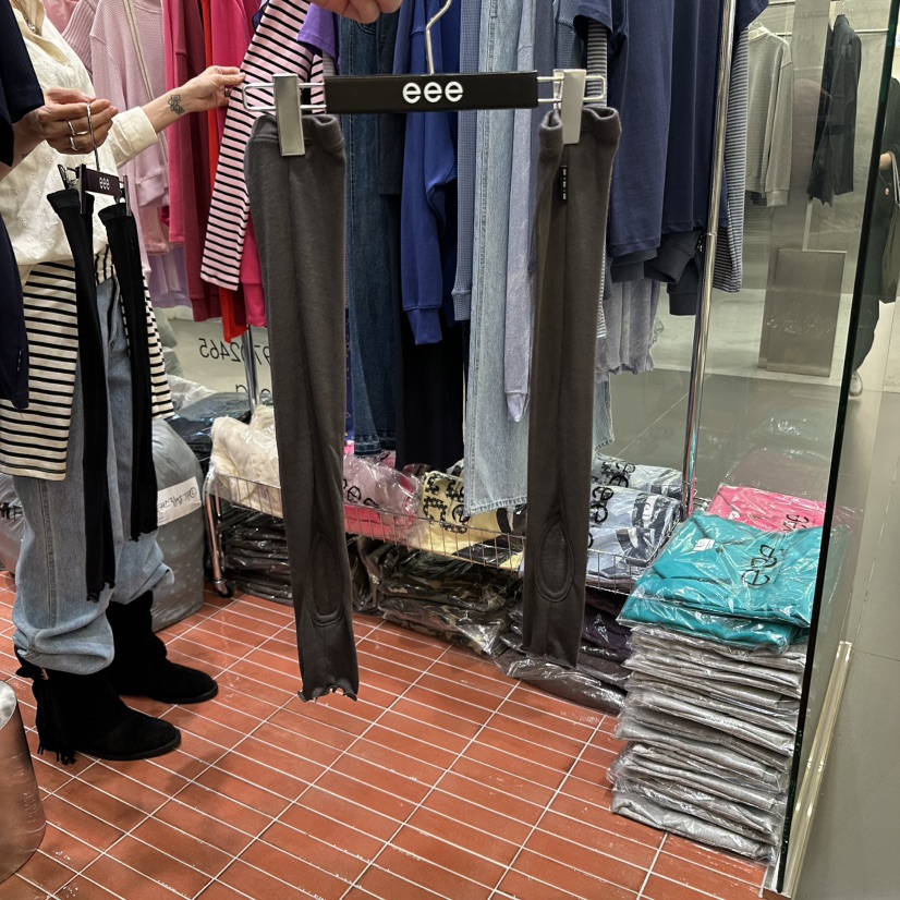 E/E/E東大門㊣代購女裝新品熱賣休閑時尚職業25秋冬襪子荷葉邊E/E/E襪子圖色1