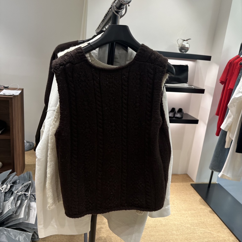 FEBRUARY 11東大門㊣直郵女士新品時尚熱賣人氣吊帶背心羊毛FEBRUARY 11吊帶/背心