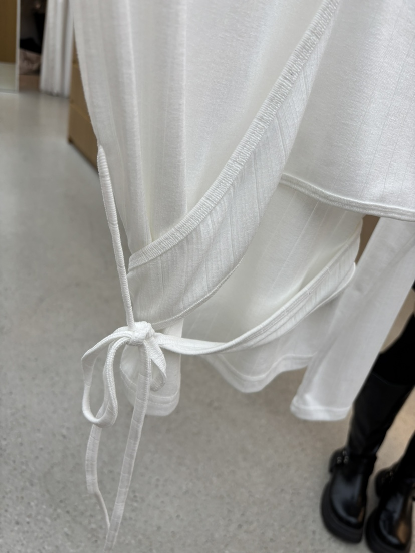 JUJU韓國直郵㊣女裝新品25秋冬熱賣時尚職業推薦休閑長袖T恤JUJU長袖T恤