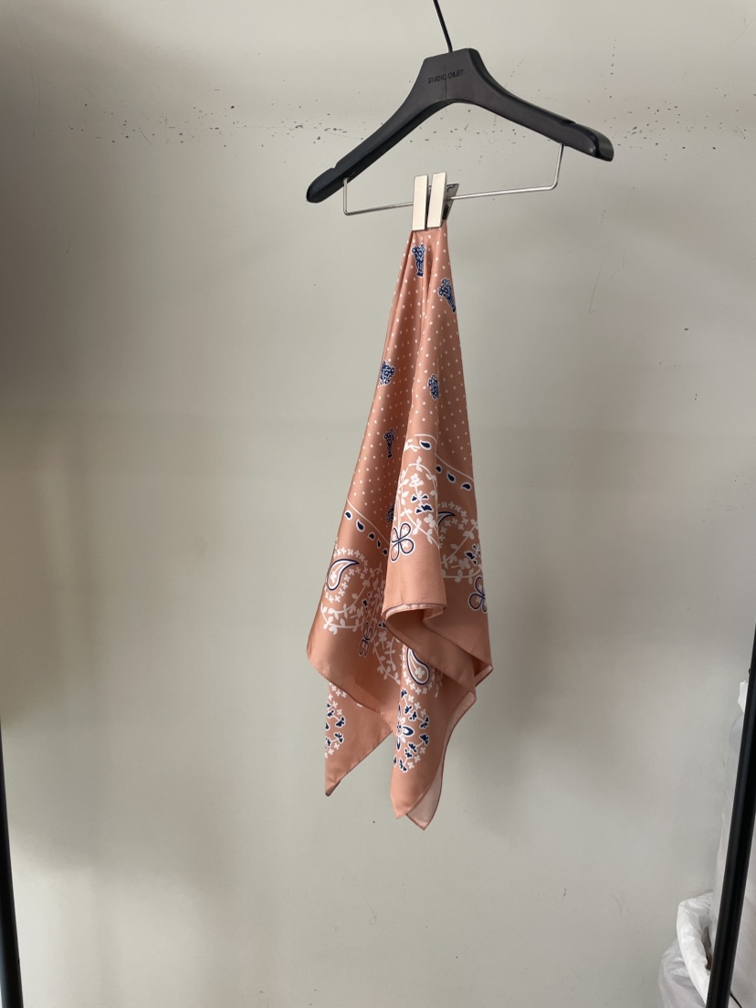 OBJET東大門㊣實拍女士新品推薦熱賣時尚人氣真品職業圍巾披肩love us u/OBJET圍巾/披肩圖色2