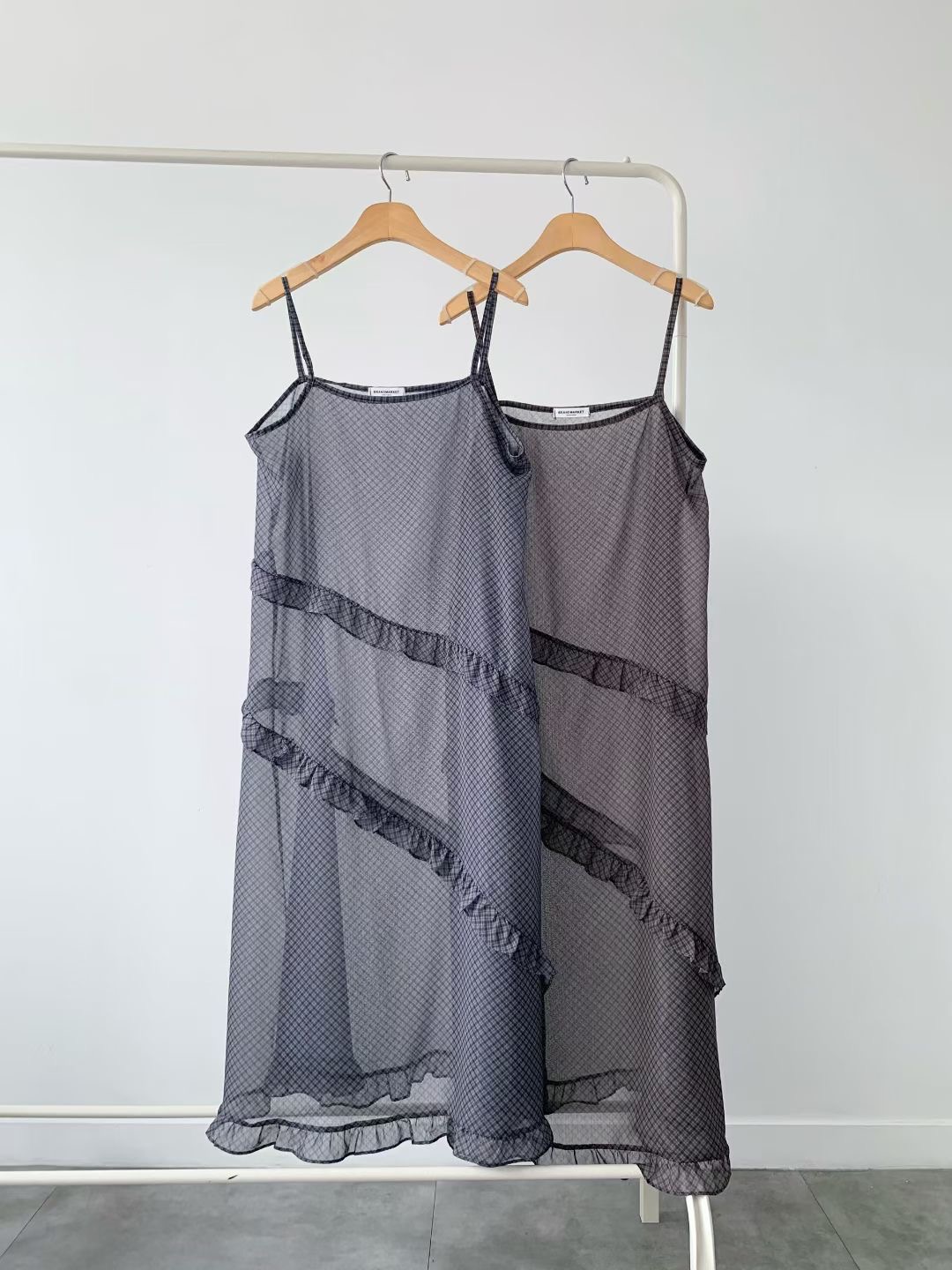 BRAND MARKET-브랜드마켓-T韓國直郵㊣女裝新品時尚連衣裙荷葉邊雪紡BRAND MARKET-OT連衣裙圖色2左二色