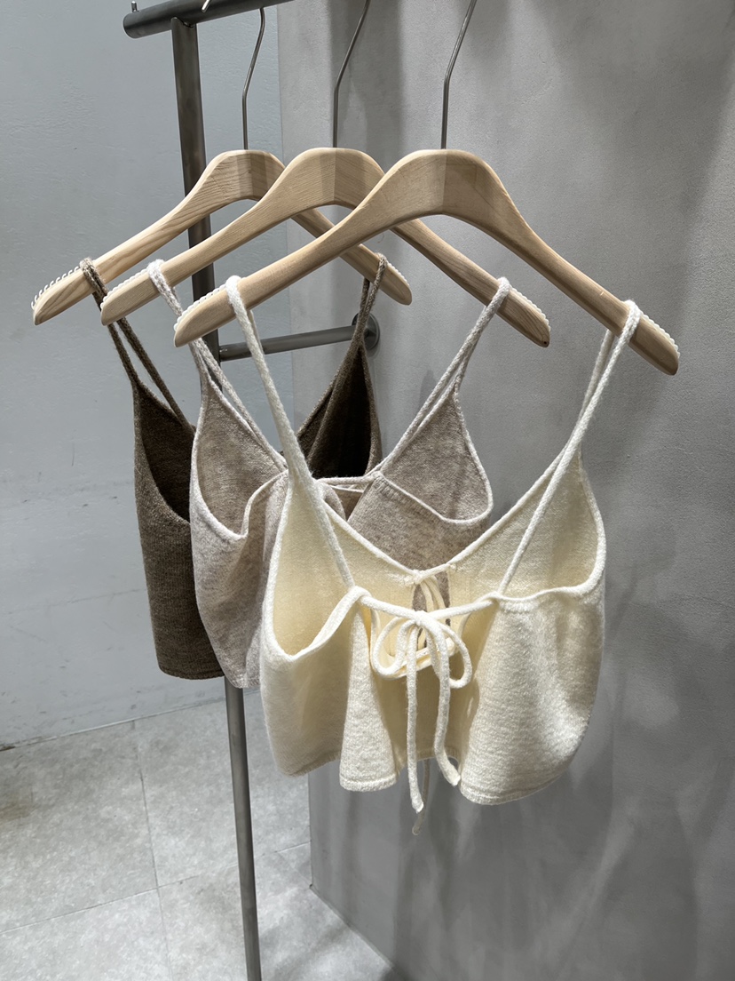 EVERCOMMERCE METICULOUSLY DESIGNED東大門㊣直郵女裝新品真品吊帶背心緊身EVERCOMMERCE吊帶/背心