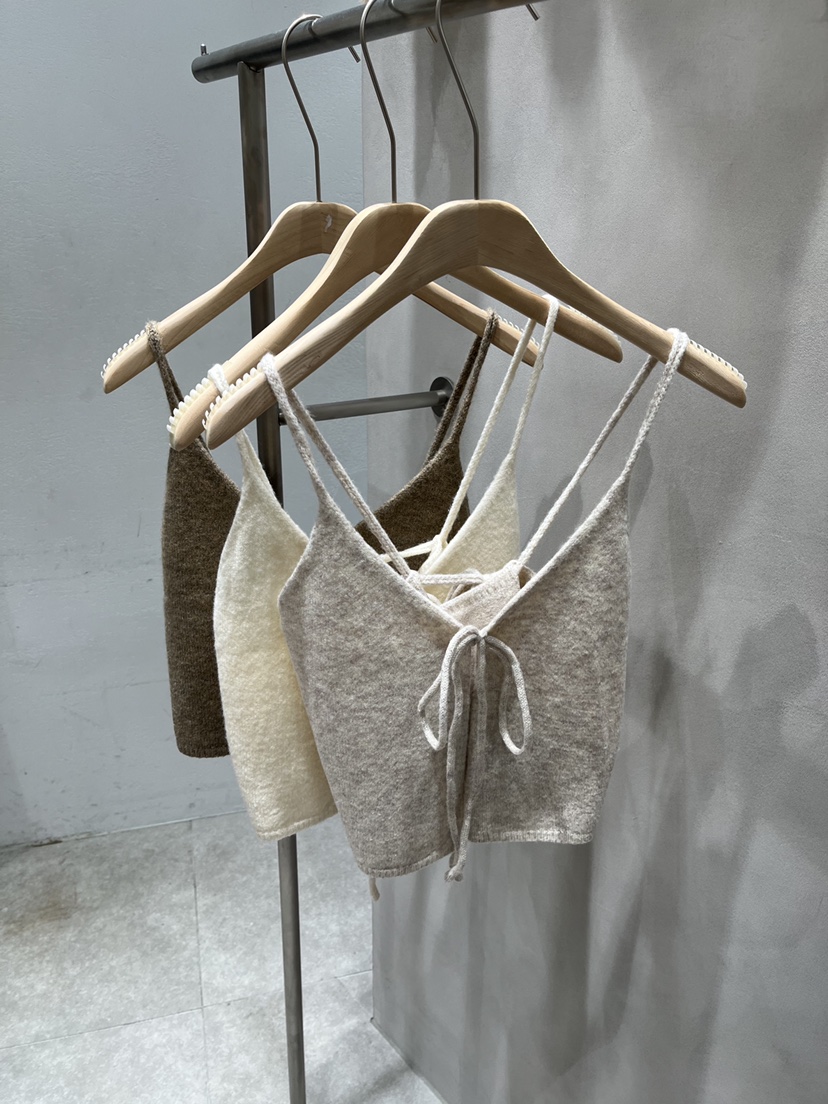 EVERCOMMERCE METICULOUSLY DESIGNED東大門㊣直郵女裝新品真品吊帶背心緊身EVERCOMMERCE吊帶/背心