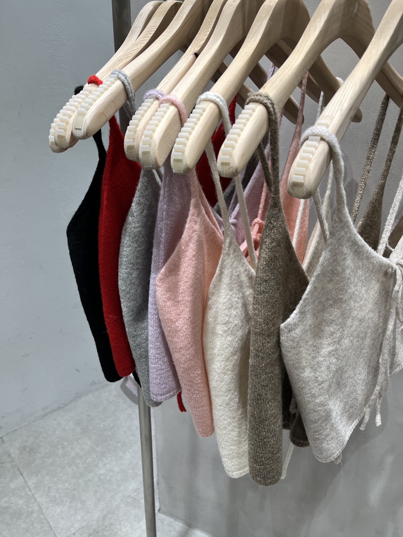 EVERCOMMERCE METICULOUSLY DESIGNED東大門㊣直郵女裝新品真品吊帶背心緊身EVERCOMMERCE吊帶/背心