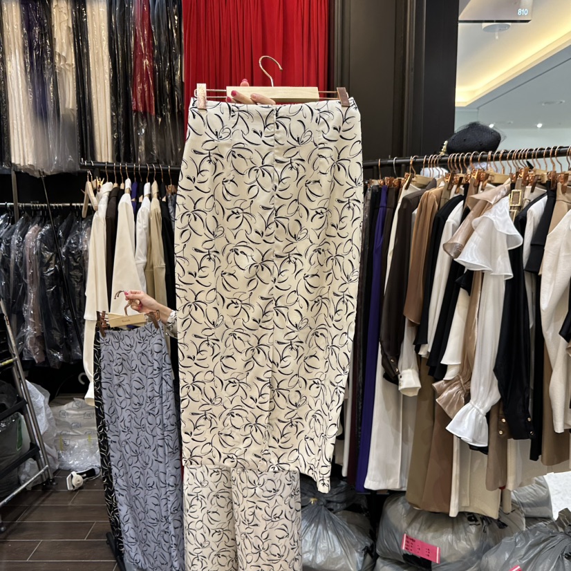 HERISH-HAUTE韓國代購㊣女士新品推薦職業人氣25秋冬時尚長裙HERISH-HAUTE長裙