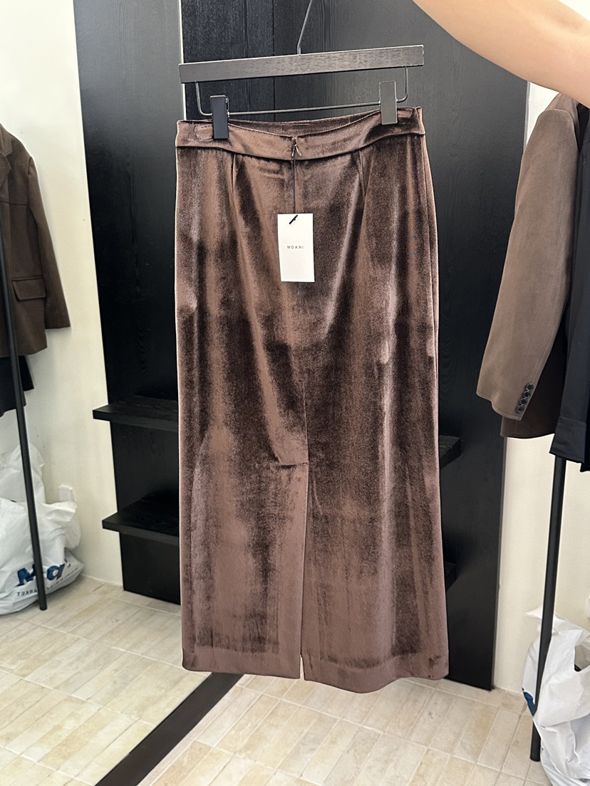 MOANI東大門㊣直郵女裝新品職業25秋冬熱賣推薦人氣長裙天鵝絨MOANI長裙