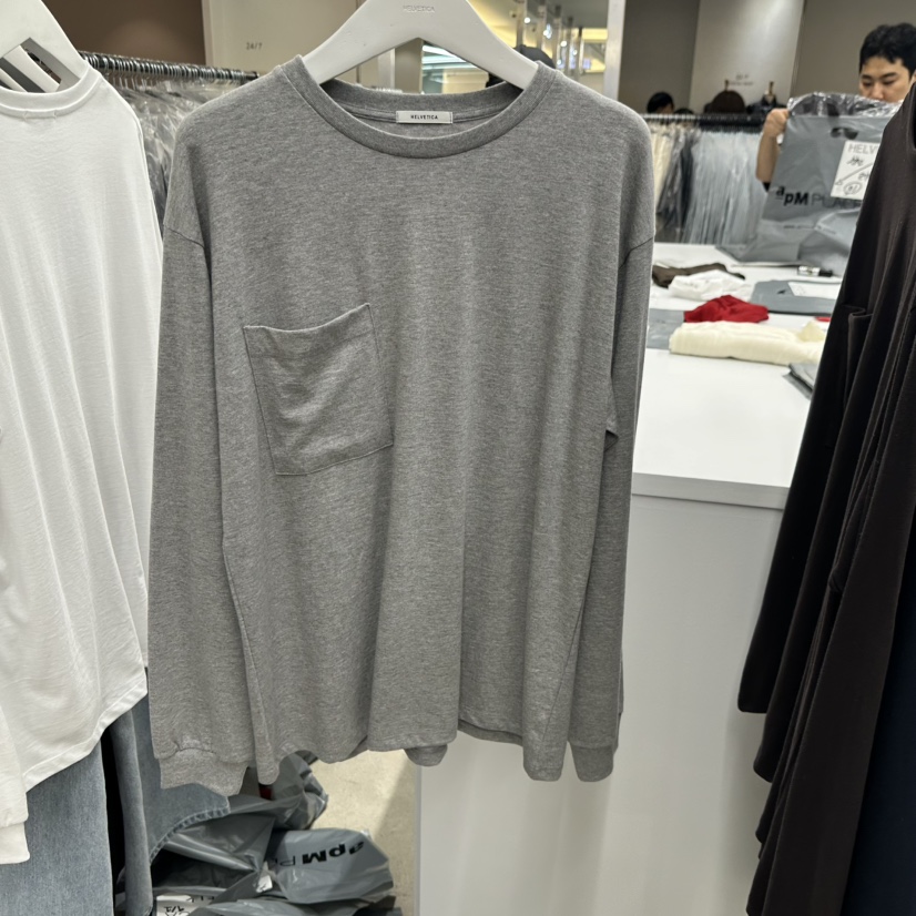 HELVETICA韓國代購㊣女裝新品真品推薦時尚職業長袖T恤口袋HELVETICA長袖T恤圖色2