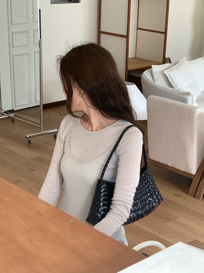 BLEECKER東大門㊣直郵女裝新品休閑25秋冬職業推薦人氣長袖T恤BLEECKER長袖T恤