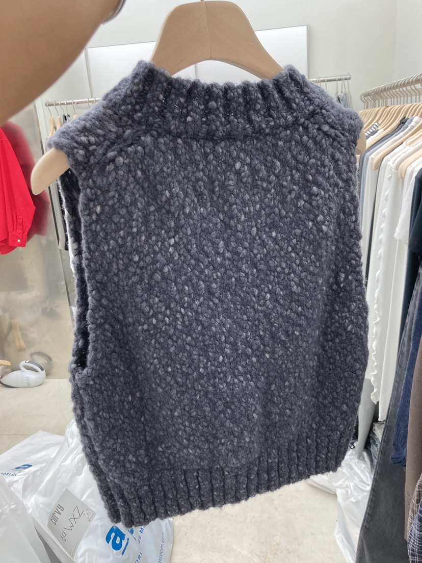 CURVY東大門㊣直郵女裝新品時尚真品人氣推薦熱賣吊帶背心羊毛CURVY吊帶/背心