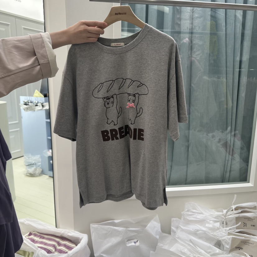 OURMOMENT東大門㊣代購女裝新品真品25秋冬熱賣推薦職業T恤OURMOMENTT恤圖色2