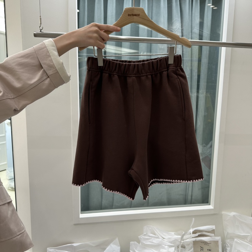 OURMOMENT東大門㊣直郵女裝新品25秋冬熱賣推薦真品休閑短褲OURMOMENT短褲圖色2