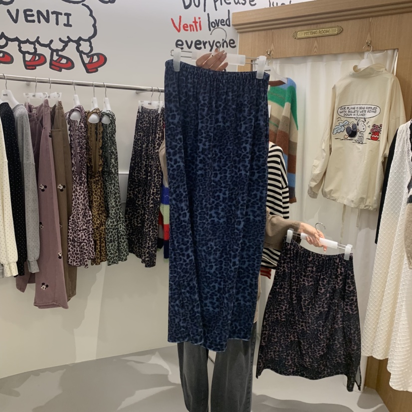 VENTI韓國直郵㊣女士新品職業推薦25秋冬半身裙中短裙天鵝絨VENTI半身裙/中短裙圖色2