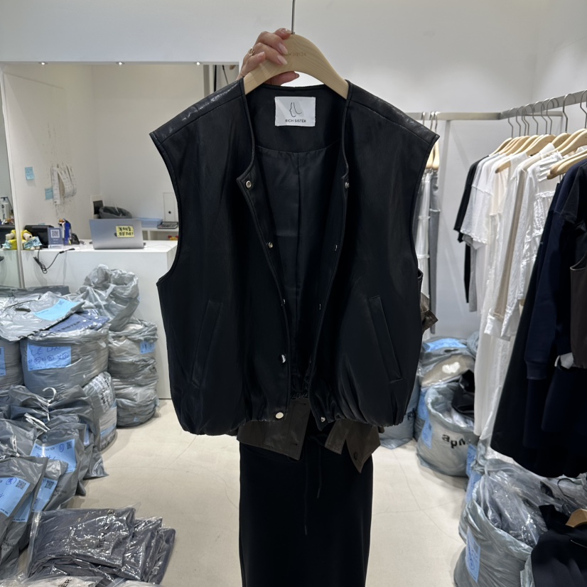 RICH SISTER東大門㊣直郵女士新款熱賣時尚25秋冬推薦馬甲RICH SISTER馬甲圖色2黑色