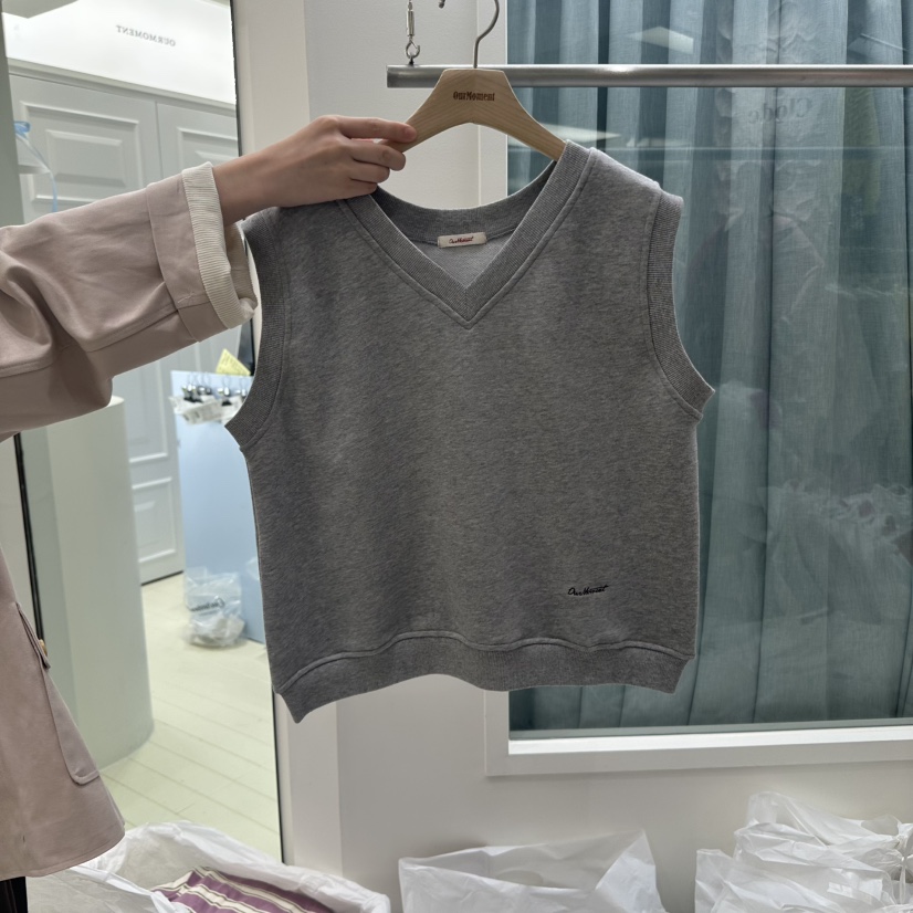 OURMOMENT東大門㊣直郵女裝新品熱賣25秋冬推薦職業吊帶背心OURMOMENT吊帶/背心