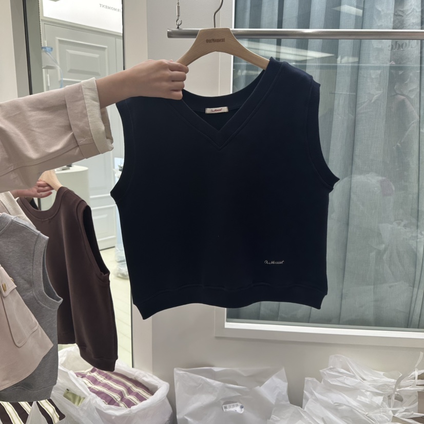 OURMOMENT東大門㊣直郵女裝新品熱賣25秋冬推薦職業吊帶背心OURMOMENT吊帶/背心圖色2