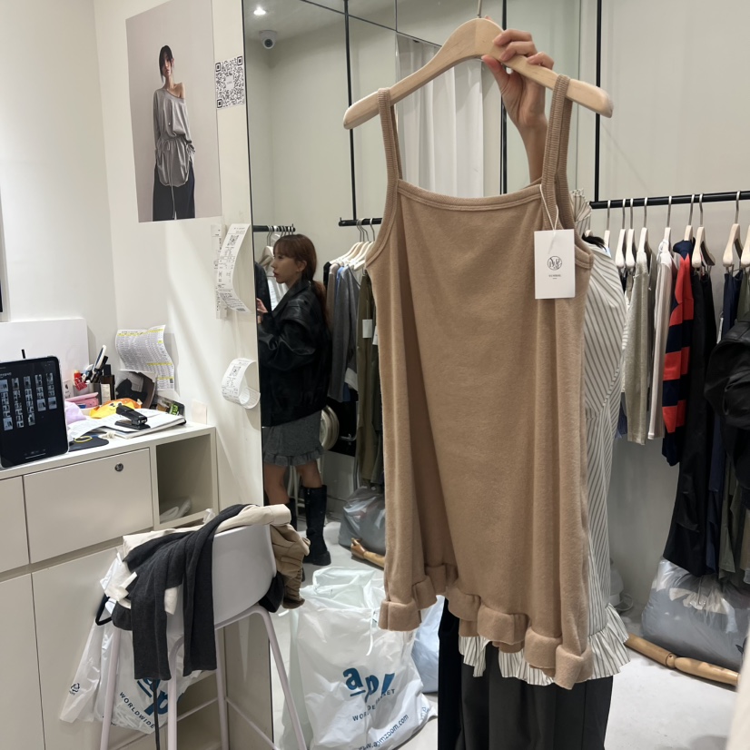 YUNBAL東大門㊣直郵女裝新品職業休閑連衣裙不含內搭荷葉邊YUNBAL連衣裙