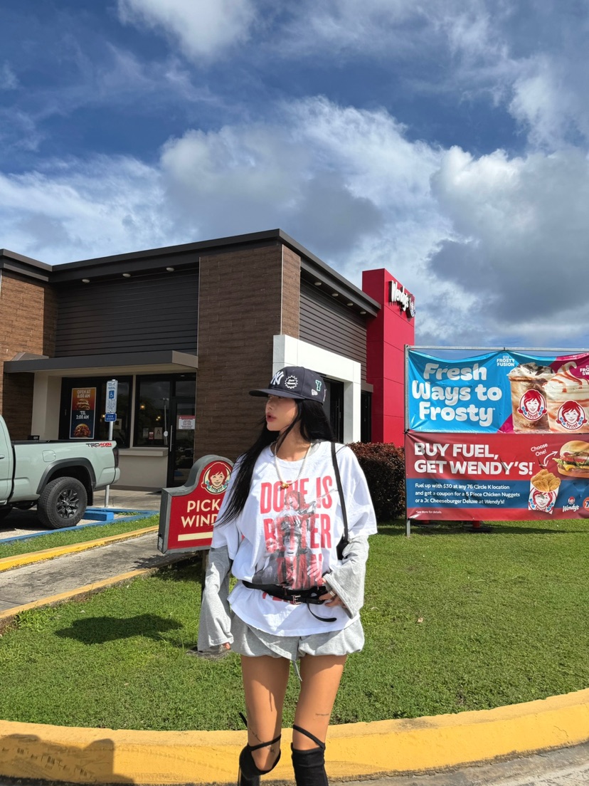 ABBEYLEE韓國直郵㊣女裝新品人氣真品推薦T恤不含配飾不含內搭ABBEYLEET恤
