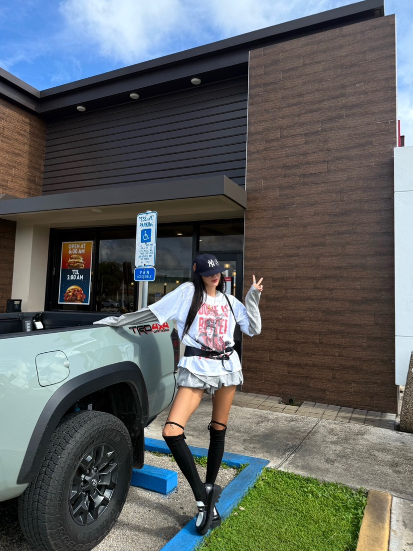 ABBEYLEE韓國直郵㊣女裝新品人氣真品推薦T恤不含配飾不含內搭ABBEYLEET恤