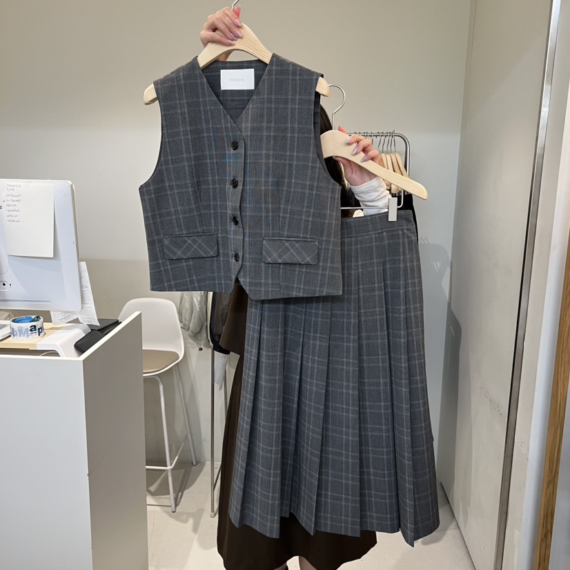 OUTRENE東大門㊣直郵女裝新品真品職業休閑推薦25秋冬時尚套裝OUTRENE套裝