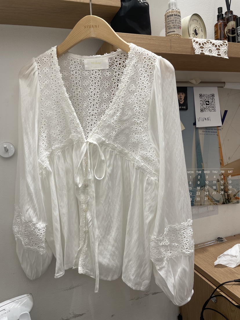 DOUZEMOIS東大門㊣代購女裝新品真品人氣熱賣襯衫蕾絲衫蕾絲DOUZEMOIS襯衫/蕾絲衫圖色2