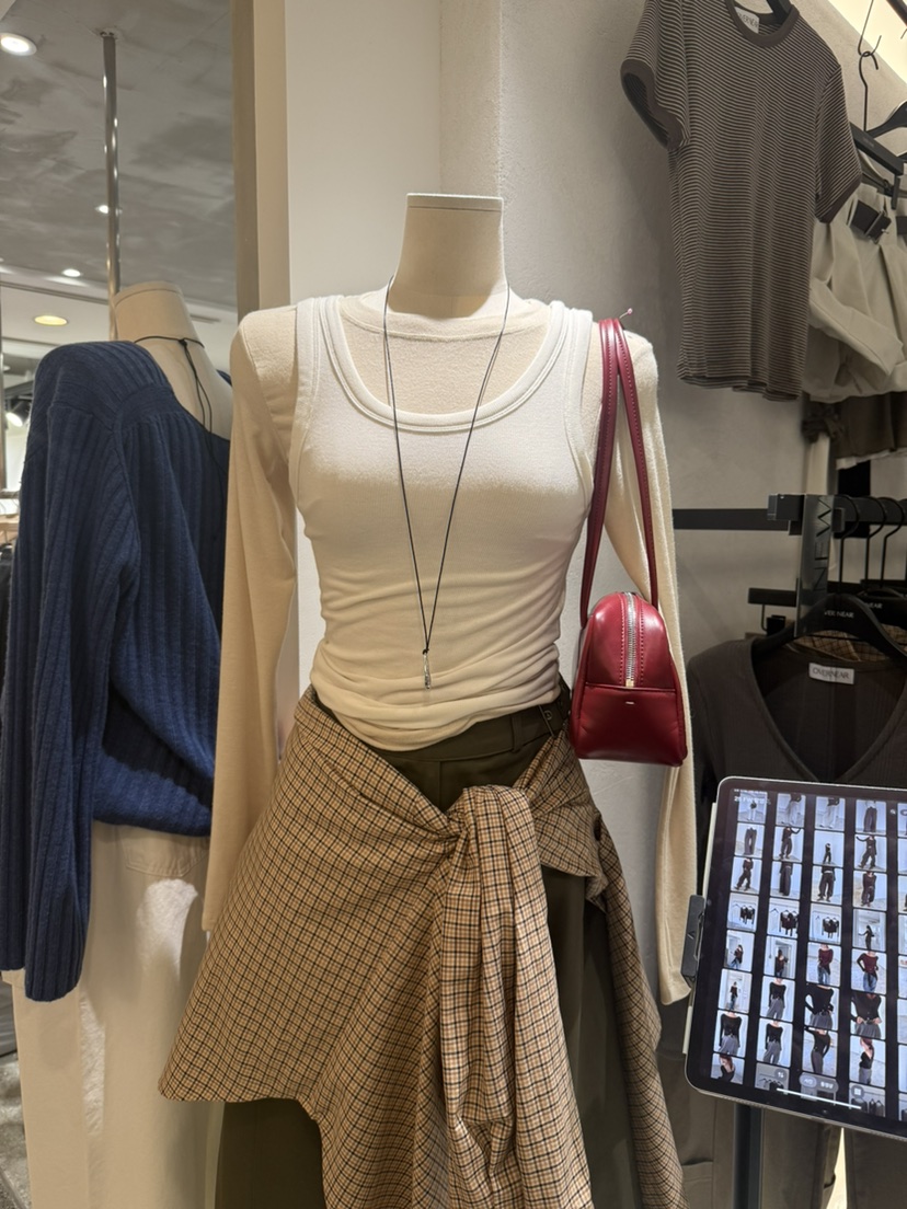 OVER NEAR東大門㊣實拍女士新品25秋冬熱賣時尚長袖T恤假兩件OVER NEAR長袖T恤圖色2