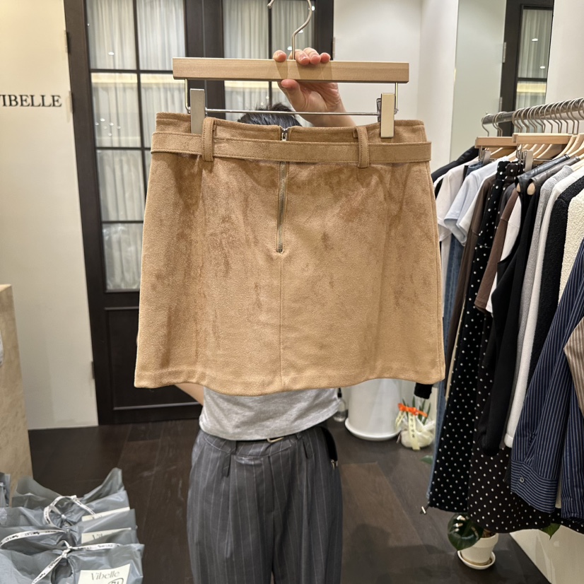 VIBELLE韓國代購㊣女裝新品25秋冬推薦休閑熱賣短裙不含腰帶VIBELLE短裙