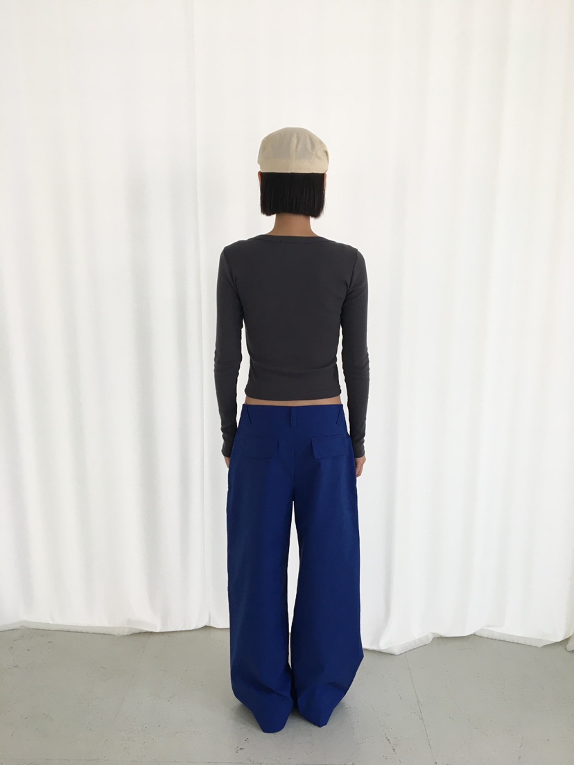 CCW韓國代購㊣女裝新品熱賣職業25秋冬人氣時尚推薦長袖T恤CCW--NYUNYU長袖T恤