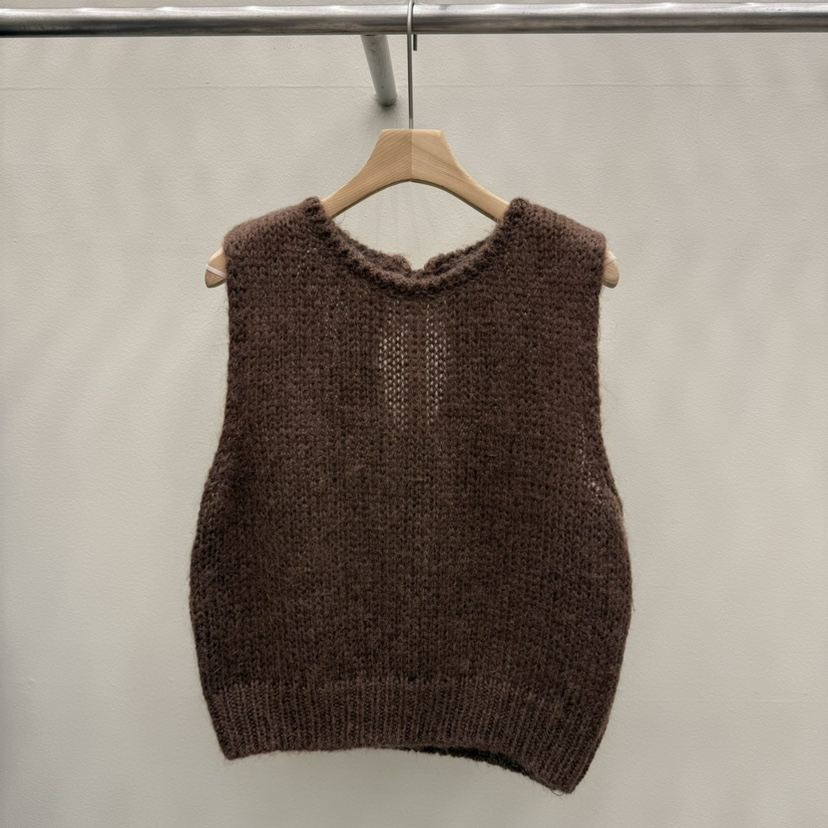 EOOB/LAMEREI東大門㊣代購女裝新品25秋冬真品吊帶背心馬海毛EOOB/LAMEREI吊帶/背心圖色2