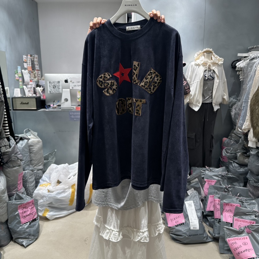 RIBBON韓國代購㊣女士新品休閑時尚人氣25秋冬長袖T恤絨面革RIBBON長袖T恤圖色2
