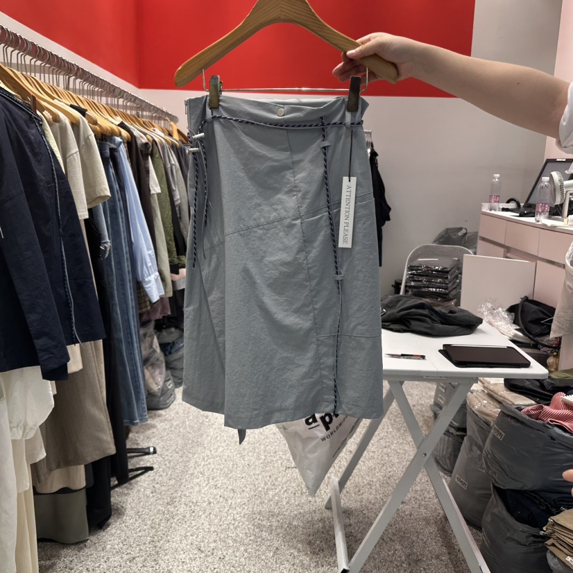 ATPZ韓國代購㊣女士新品推薦25秋冬半身裙中短裙含腰帶尼龍ATTENTION PLEAES半身裙/中短裙圖色1