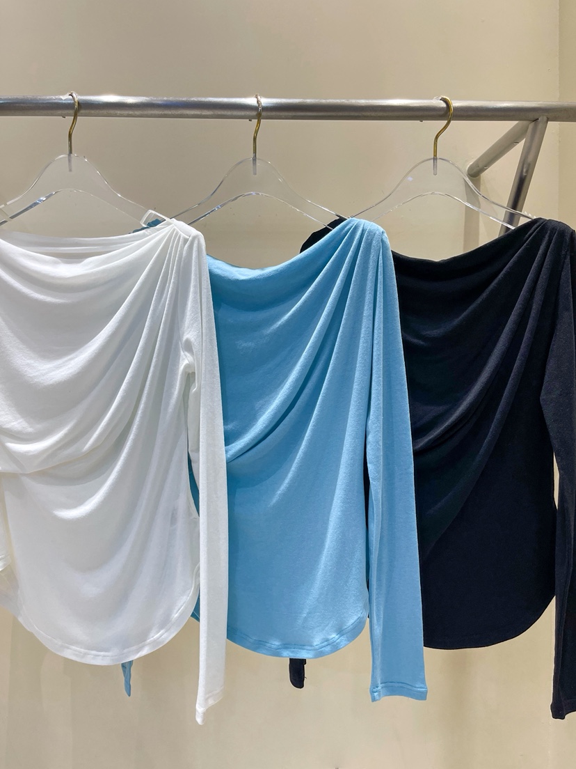 81 MARKET-L東大門㊣實拍女士新品推薦時尚真品25秋冬長袖T恤81 MARKET-L長袖T恤