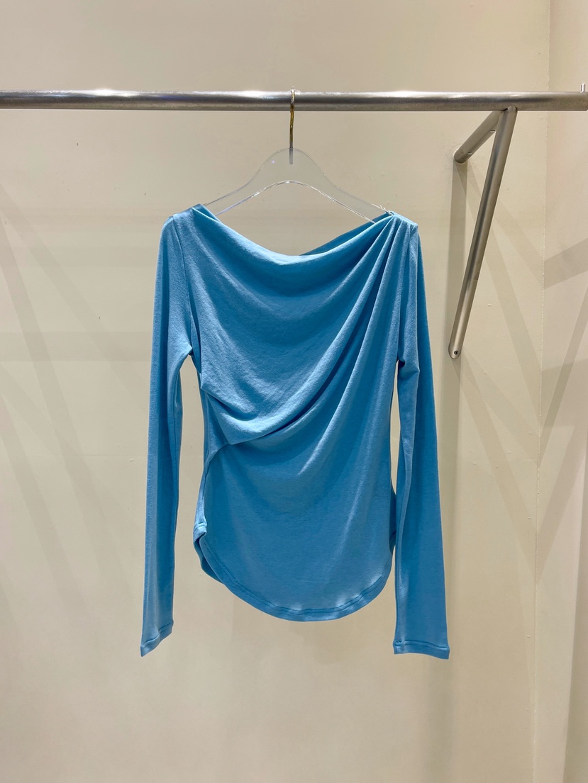 81 MARKET-L東大門㊣實拍女士新品推薦時尚真品25秋冬長袖T恤81 MARKET-L長袖T恤