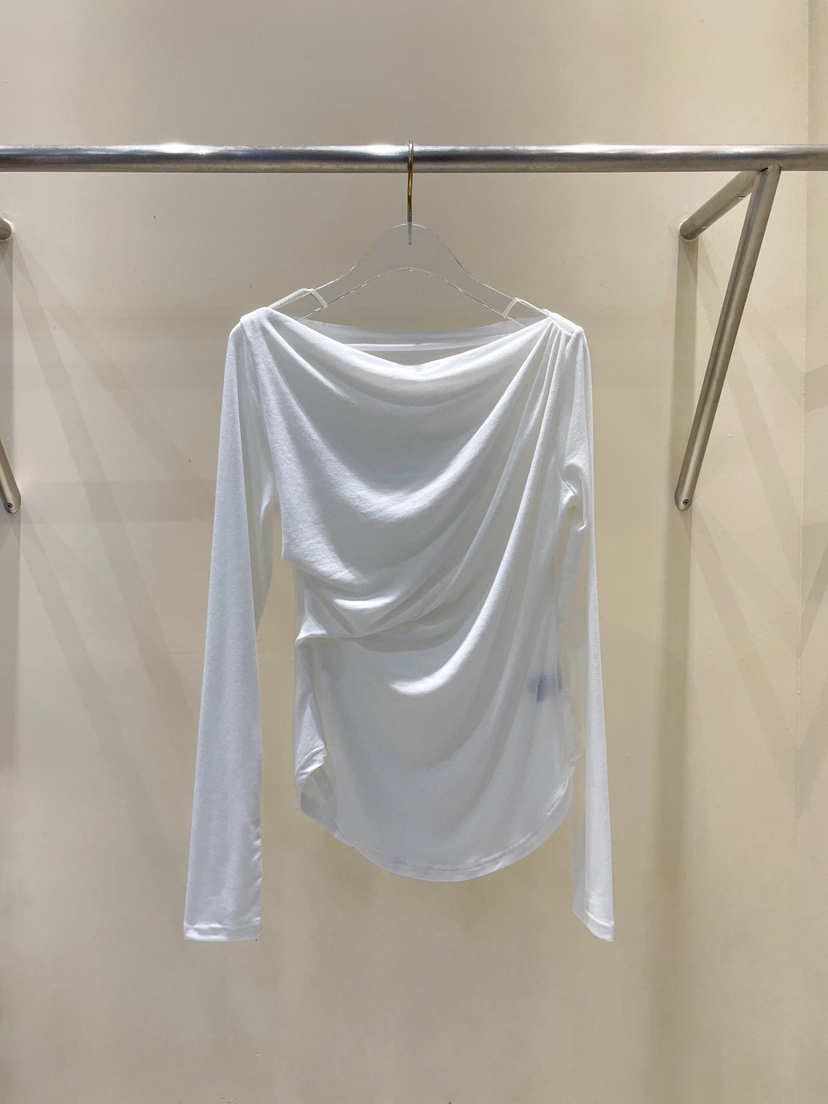 81 MARKET-L東大門㊣實拍女士新品推薦時尚真品25秋冬長袖T恤81 MARKET-L長袖T恤圖色2