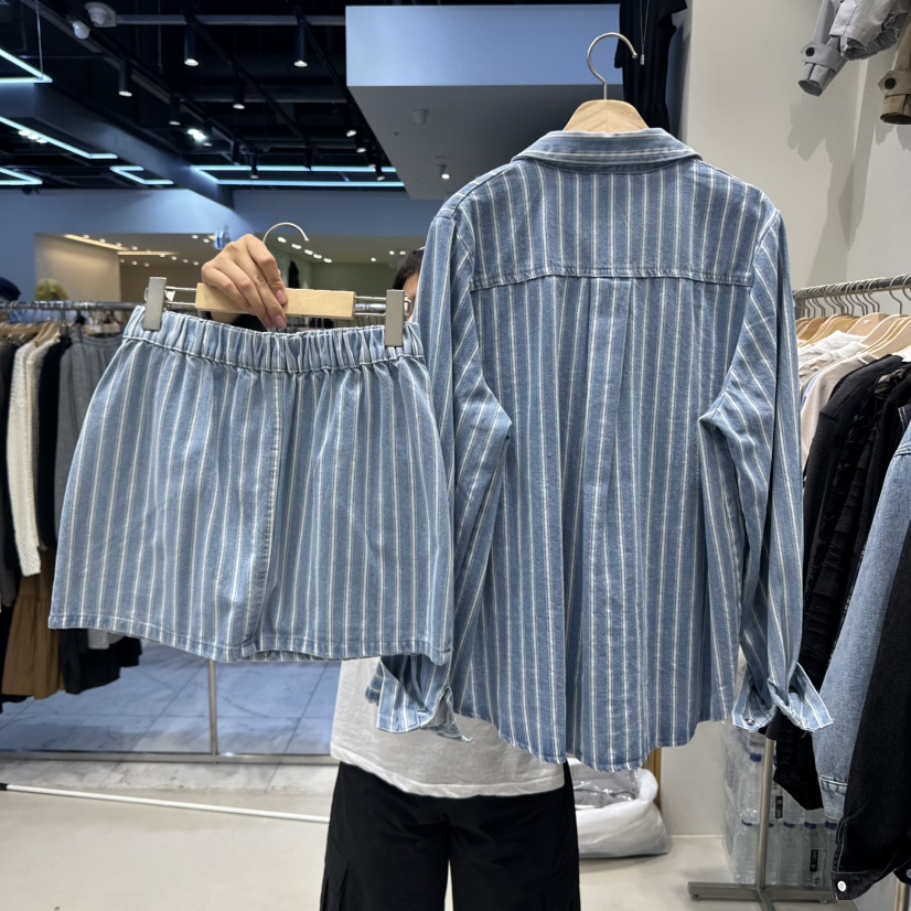 HOT PLACE東大門㊣直郵女裝新品真品時尚人氣套裝兩件套條紋HOT PLACE/DREAM GIRIS套裝