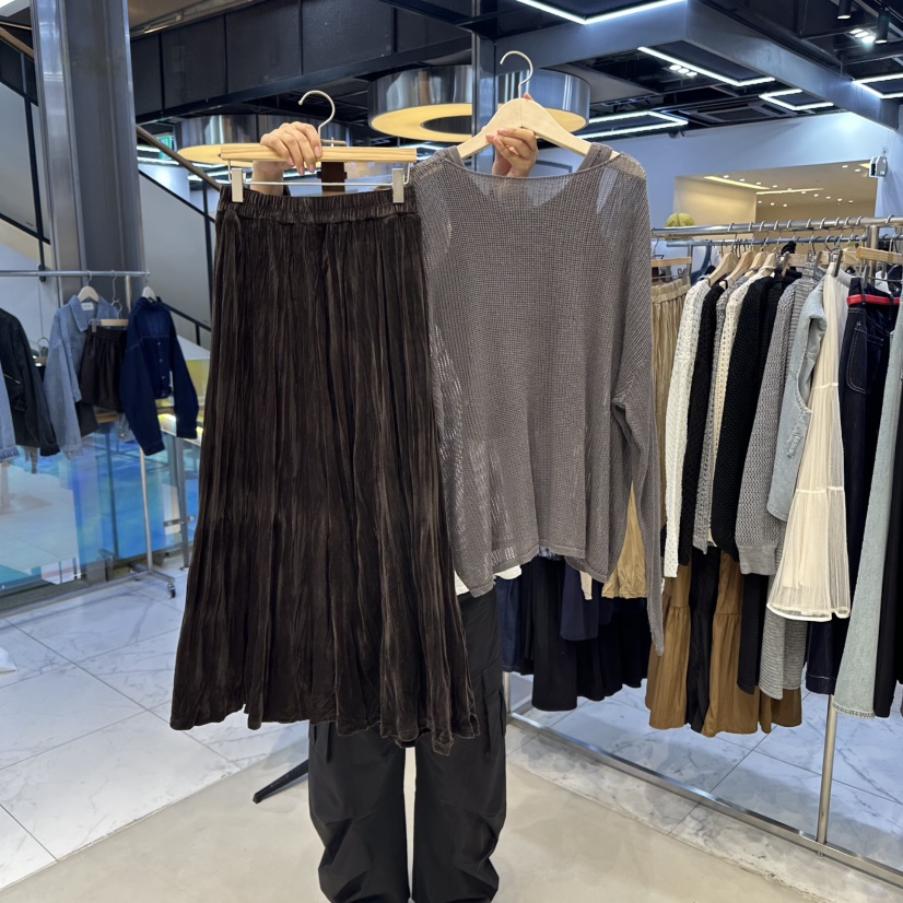 HOT PLACE東大門㊣代購女士新品時尚套裝不含腰帶天鵝絨兩件套百褶HOT PLACE/DREAM GIRIS套裝