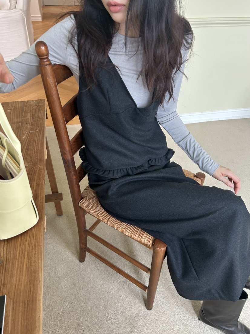 ME MO東大門㊣直郵女裝新款25秋冬時尚職業人氣休閑吊帶背心ME MO吊帶/背心