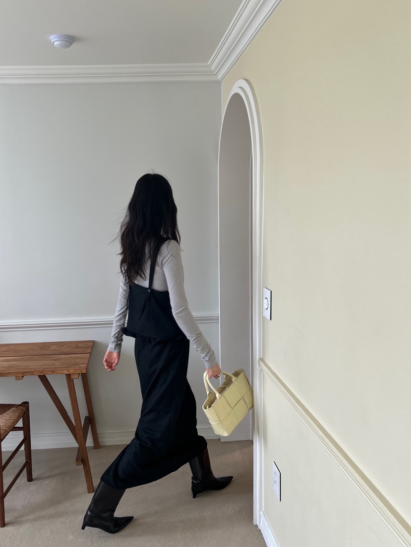 ME MO東大門㊣直郵女裝新款25秋冬時尚職業人氣休閑吊帶背心ME MO吊帶/背心