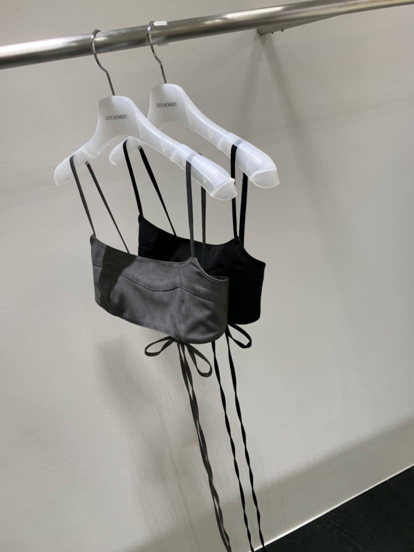 LOVE MOMENT東大門㊣直郵女裝新品人氣時尚真品熱賣吊帶背心LOVE MOMENT吊帶/背心