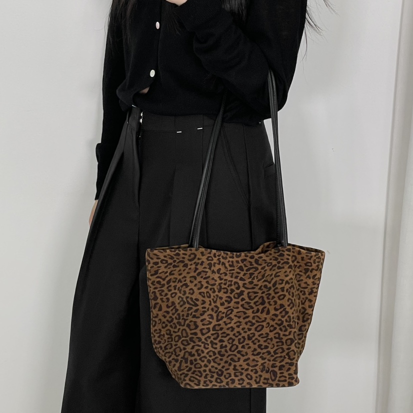 J PLACE東大門㊣直郵女士新款職業25秋冬休閑時尚單肩斜跨包J PLACE單肩/斜跨包
