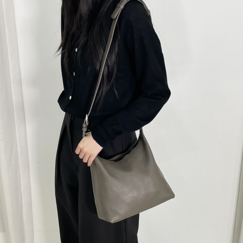 J PLACE東大門㊣直郵女裝新款熱賣休閑職業推薦單肩斜跨包J PLACE單肩/斜跨包
